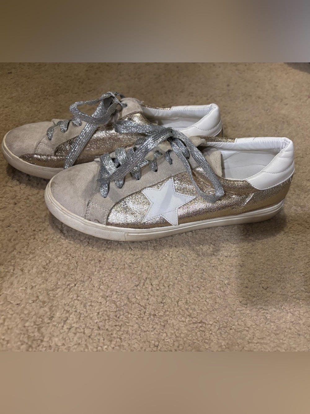 Dr Sholls Women’s Gold and White Star Low-Top Sneakers